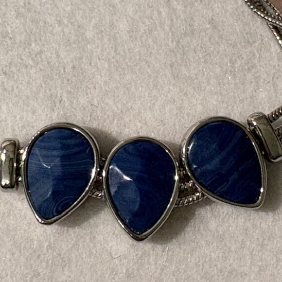 Chico's Reversible Navy Fuchsia Teardrop Silver Tone Magnetic Close Bracelet NWT - Picture 4 of 7